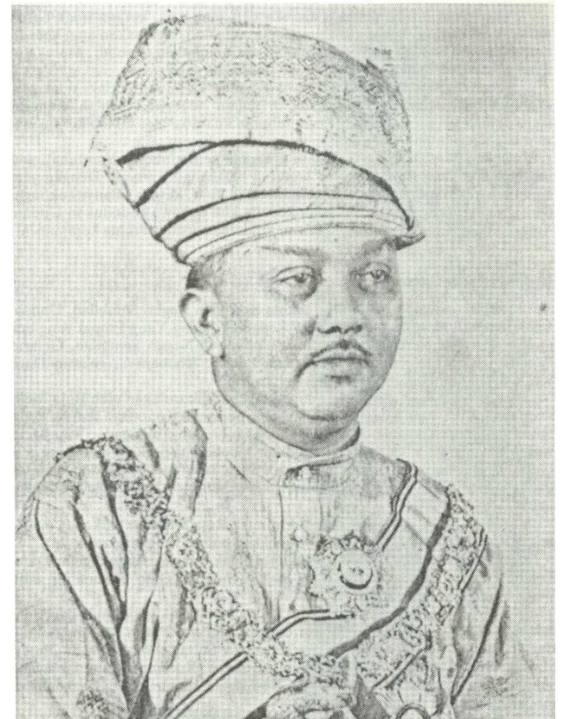 Potret rasmi Tuanku Munawir sebagai Yang di-Pertuan Besar kesembilan (1960–1967).